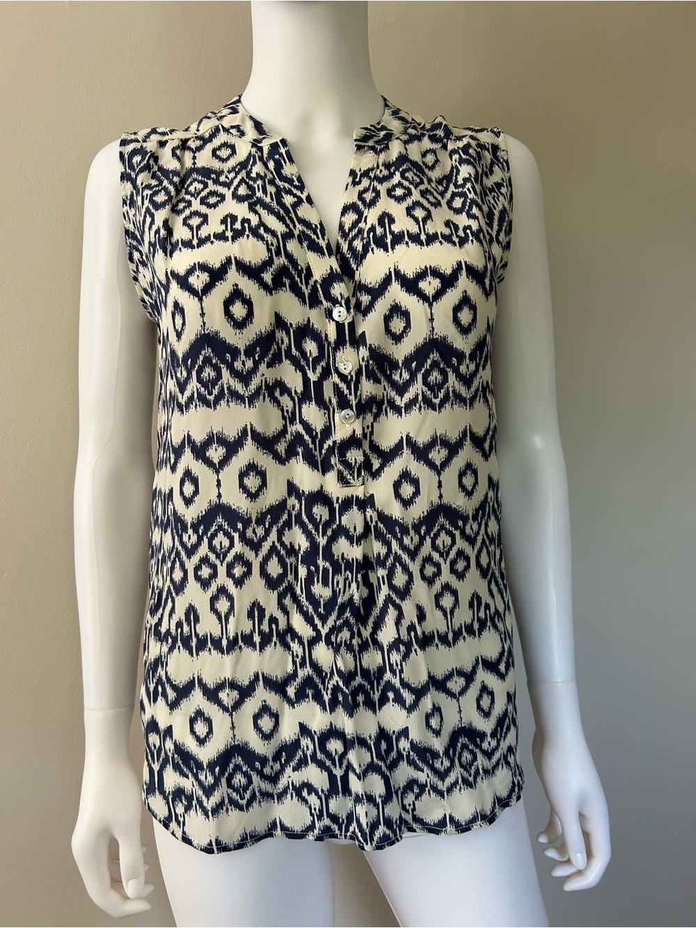 Brochu Walker 100% Silk Ikat Print Sleeveless Blouse Top Navy Ivory Size S